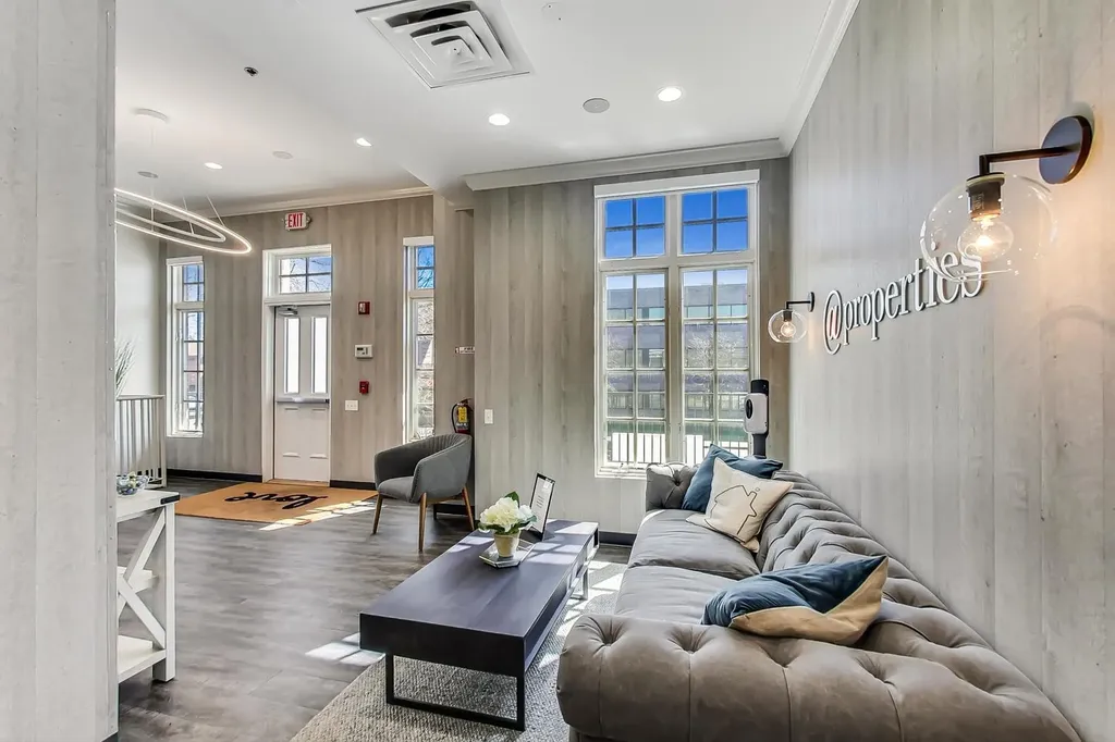 324 West Touhy Avenue Park Ridge IL 60068