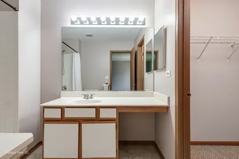 1111 Vail Court Naperville IL 60540