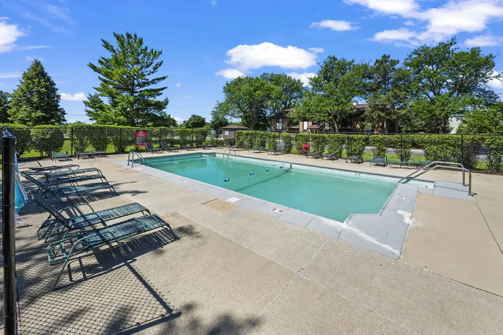 2221 Wharf Drive Woodridge IL 60517