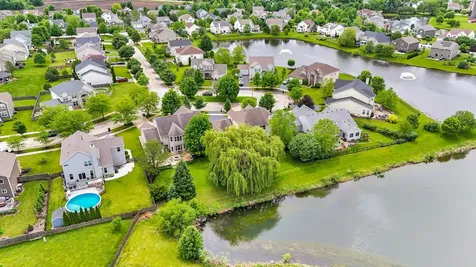 322 Hemlock Lane Oswego IL 60543