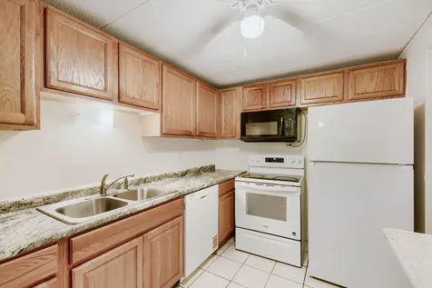 1102 Westover Lane Schaumburg IL 60193
