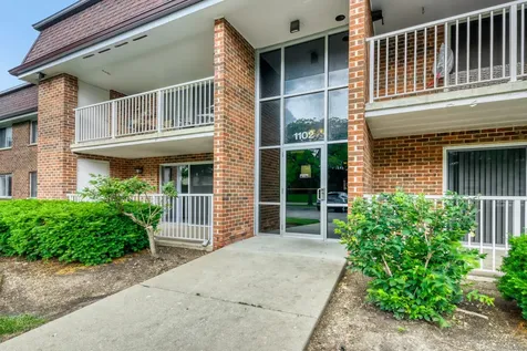1102 Westover Lane Schaumburg IL 60193