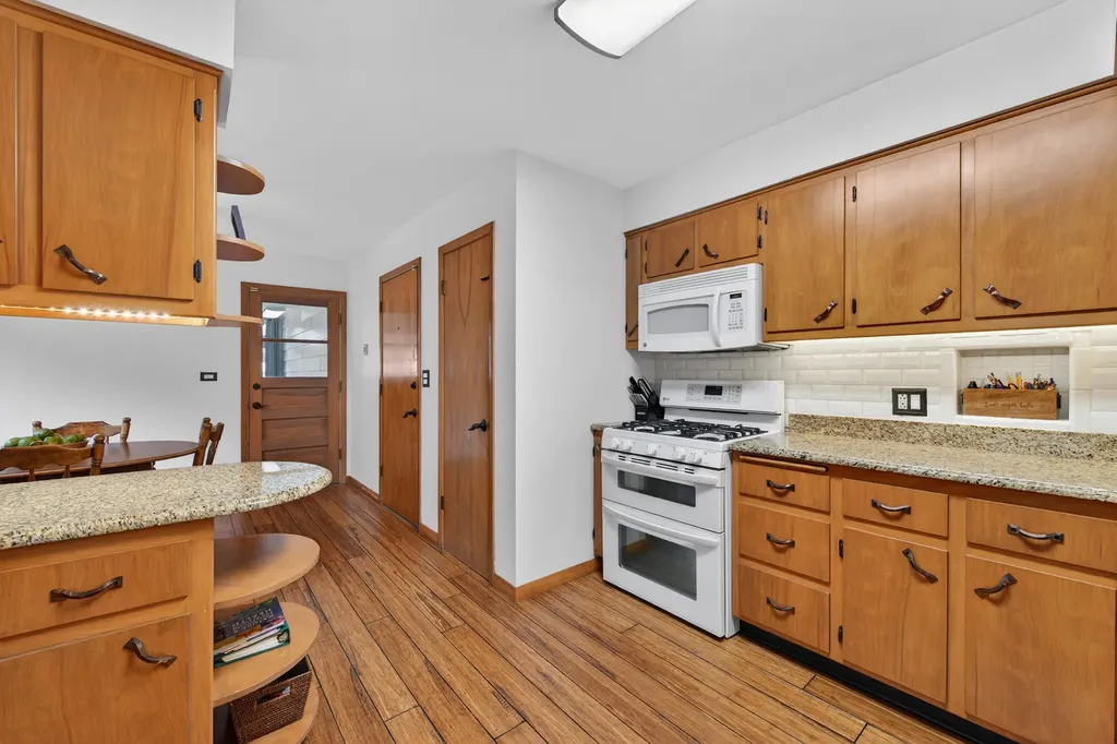 28W075 Aurora Avenue Naperville IL 60540