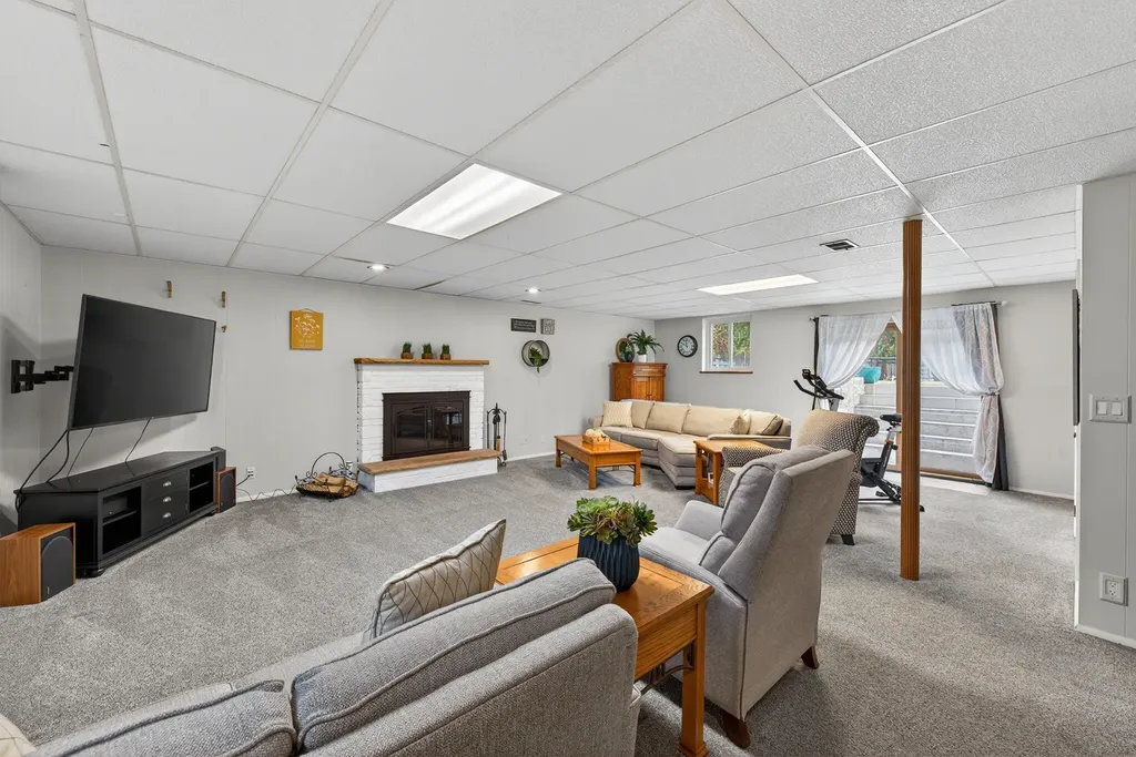 28W075 Aurora Avenue Naperville IL 60540