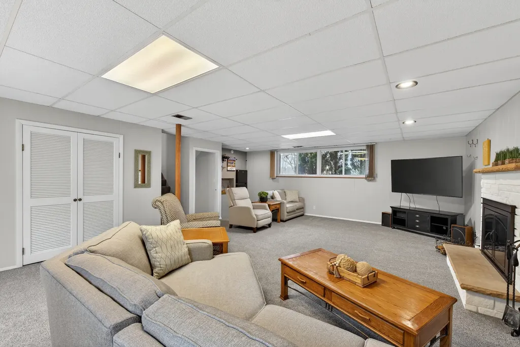 28W075 Aurora Avenue Naperville IL 60540