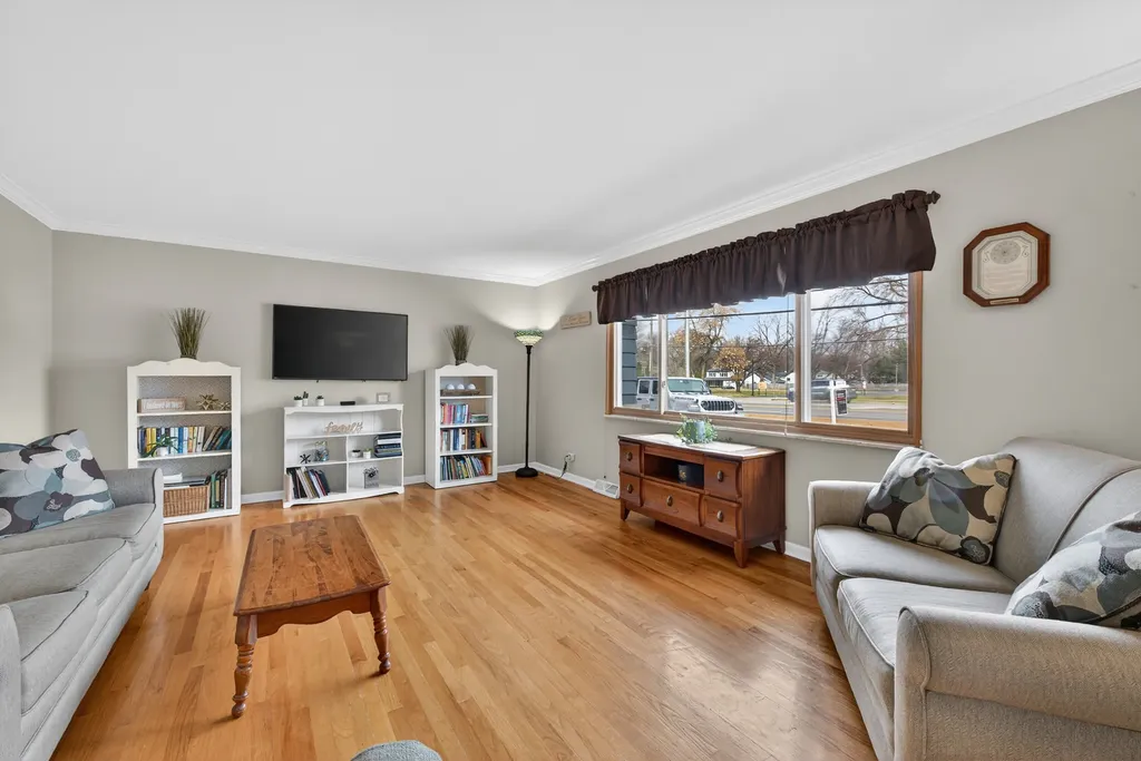 28W075 Aurora Avenue Naperville IL 60540