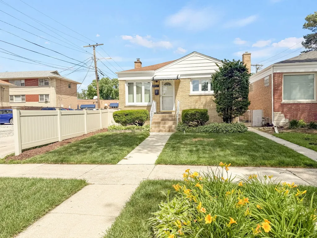 2217 Keystone Avenue North Riverside IL 60546