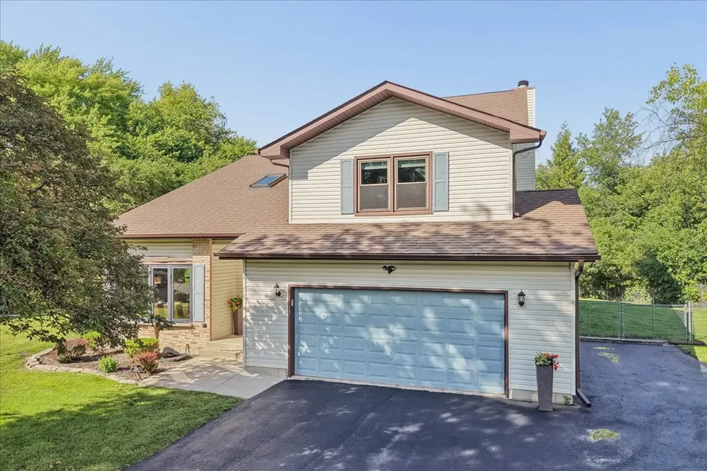 551 Roosevelt Court Grayslake IL 60030
