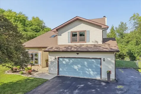 551 Roosevelt Court Grayslake IL 60030