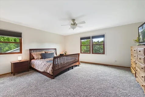 551 Roosevelt Court Grayslake IL 60030
