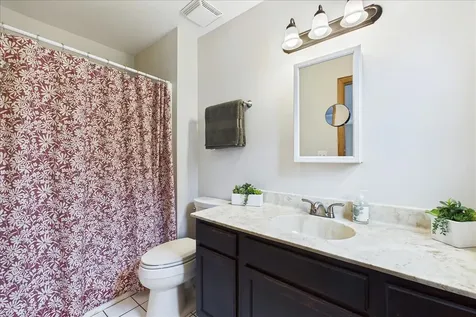 551 Roosevelt Court Grayslake IL 60030