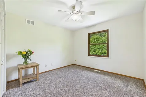 551 Roosevelt Court Grayslake IL 60030