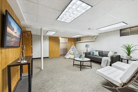 551 Roosevelt Court Grayslake IL 60030
