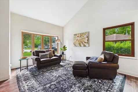 551 Roosevelt Court Grayslake IL 60030