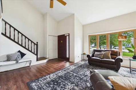 551 Roosevelt Court Grayslake IL 60030