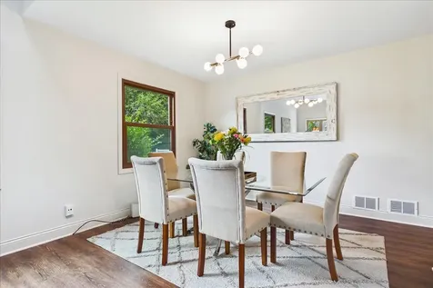 551 Roosevelt Court Grayslake IL 60030