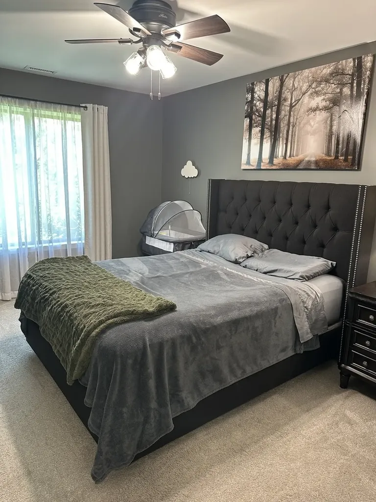 372 Sandhurst Circle Glen Ellyn IL 60137