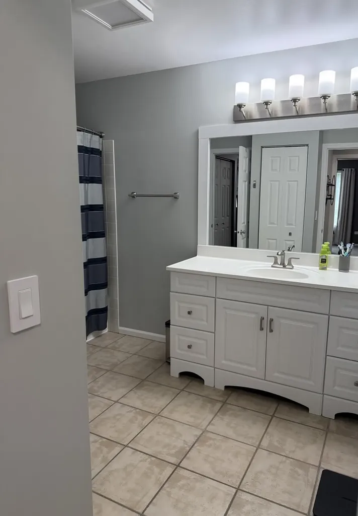 372 Sandhurst Circle Glen Ellyn IL 60137