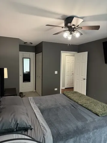 372 Sandhurst Circle Glen Ellyn IL 60137