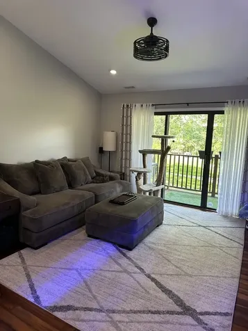 372 Sandhurst Circle Glen Ellyn IL 60137