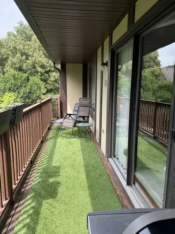 372 Sandhurst Circle Glen Ellyn IL 60137