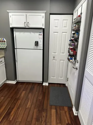 372 Sandhurst Circle Glen Ellyn IL 60137
