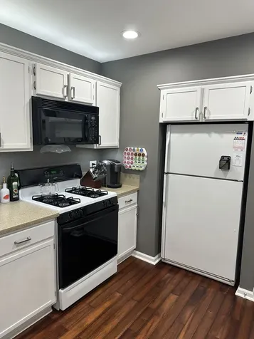372 Sandhurst Circle Glen Ellyn IL 60137