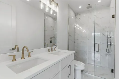 6414 North Francisco Avenue Chicago IL 60645