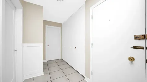 6101 West 64th Place Chicago IL 60638