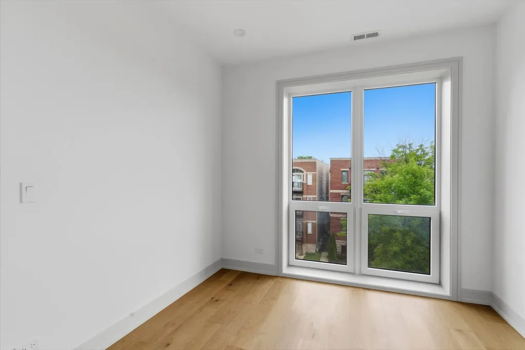 6414 North Francisco Avenue Chicago IL 60645