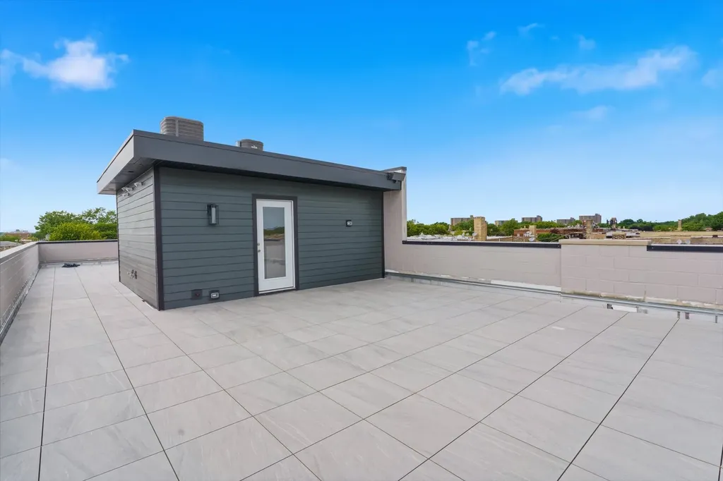6414 North Francisco Avenue Chicago IL 60645