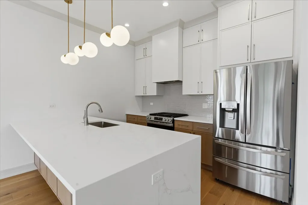 6414 North Francisco Avenue Chicago IL 60645