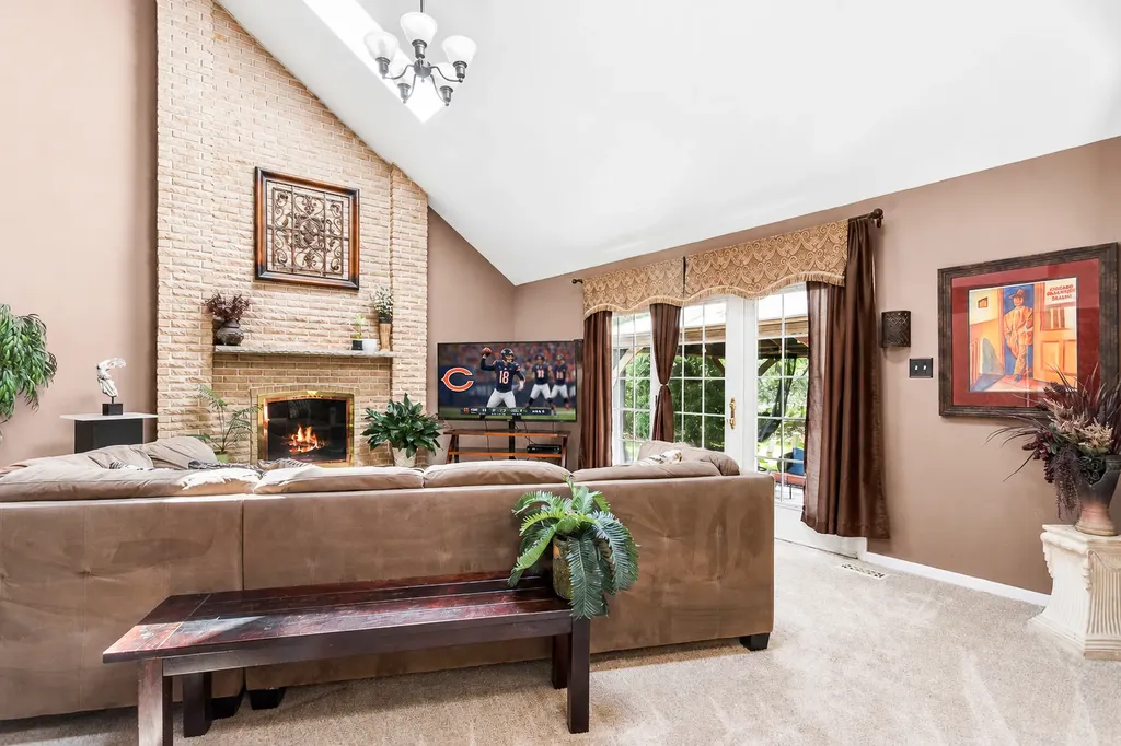 2424 Pepper Tree Court Lisle IL 60532