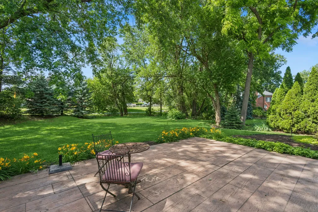 2424 Pepper Tree Court Lisle IL 60532