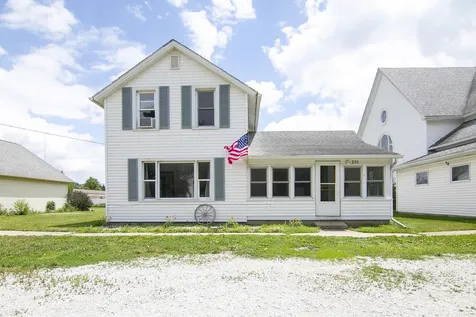 288 South Walnut Street Chebanse IL 60922