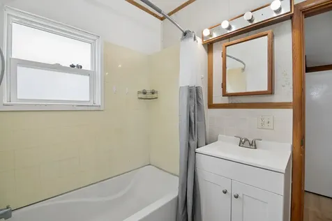 288 South Walnut Street Chebanse IL 60922