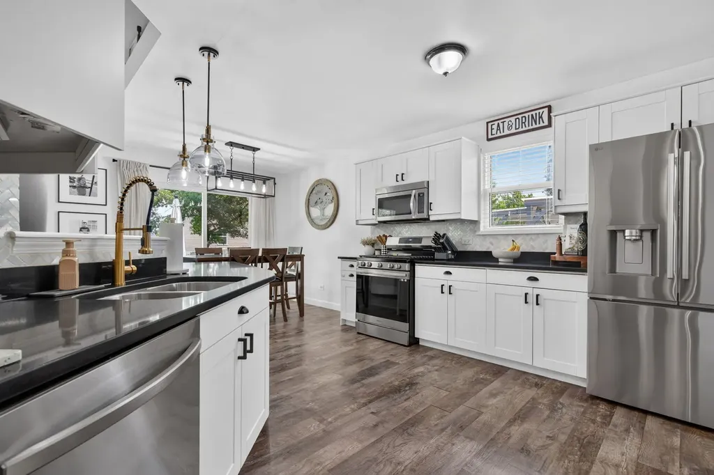 4711 Blue Jay Lane Plainfield IL 60586