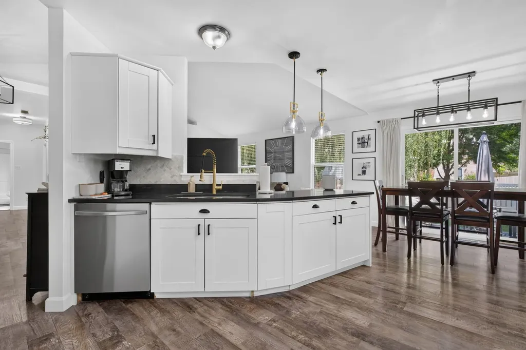 4711 Blue Jay Lane Plainfield IL 60586