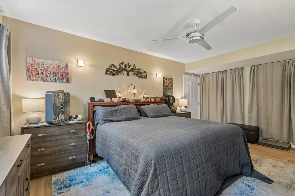 4851 North Paulina Street Chicago IL 60640