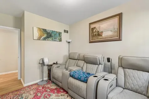 4851 North Paulina Street Chicago IL 60640