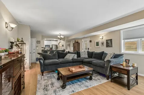 4851 North Paulina Street Chicago IL 60640
