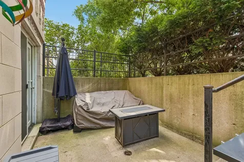 4851 North Paulina Street Chicago IL 60640