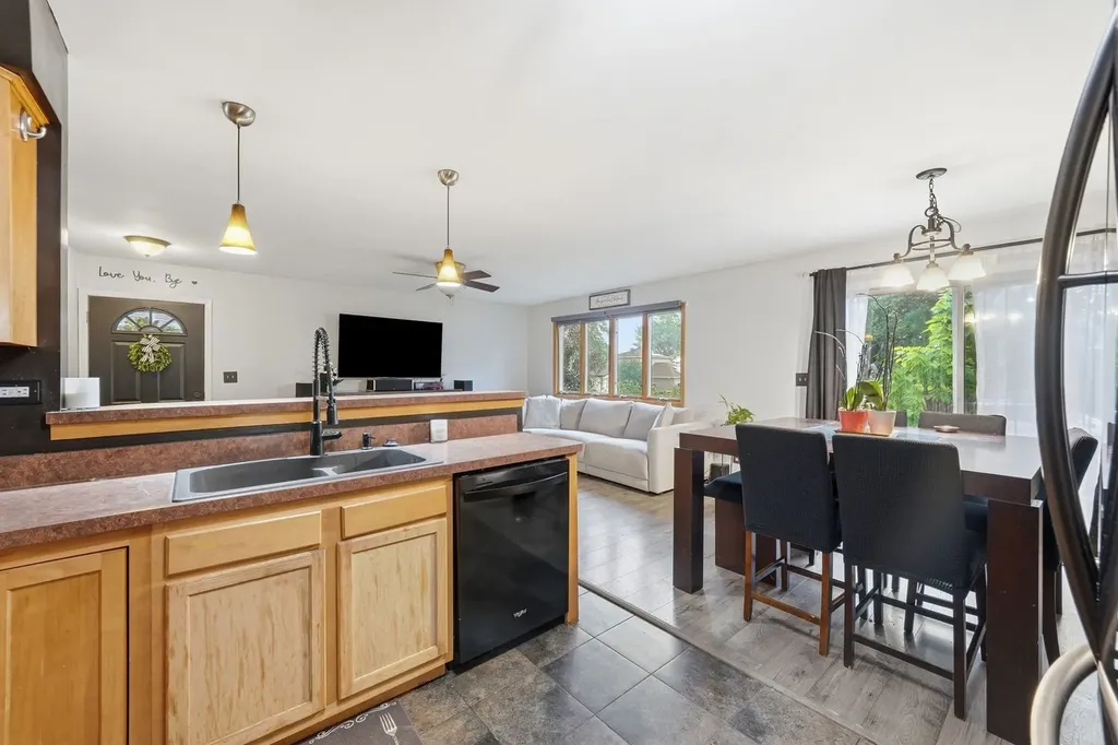 536 Princeton Drive Bolingbrook IL 60440