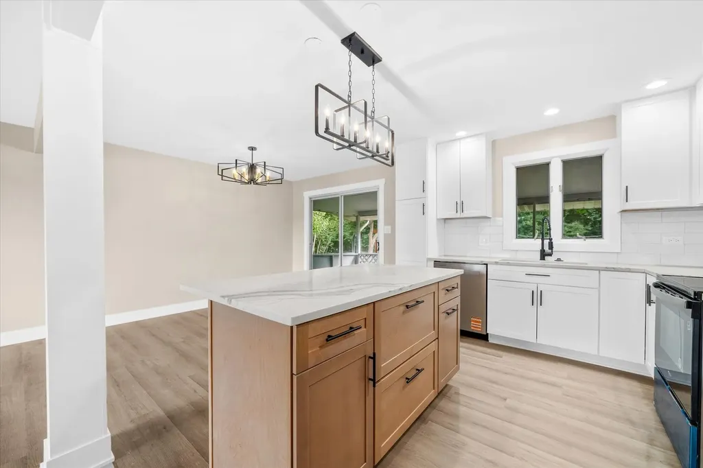 807 Division Street Lisle IL 60532
