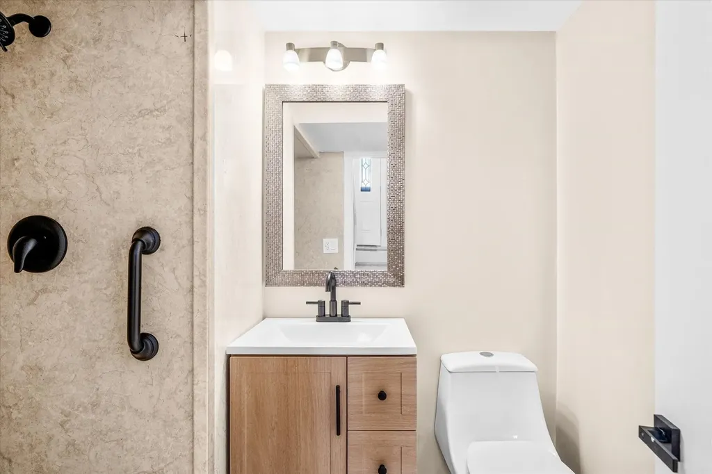 807 Division Street Lisle IL 60532