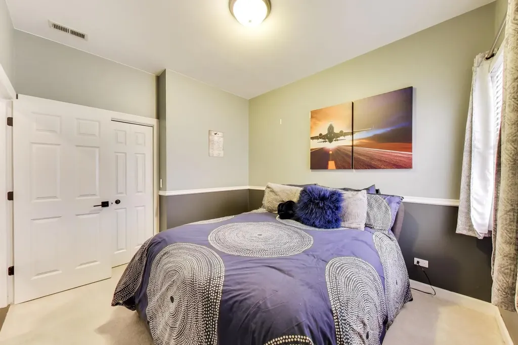 2938 North Damen Avenue Chicago IL 60618
