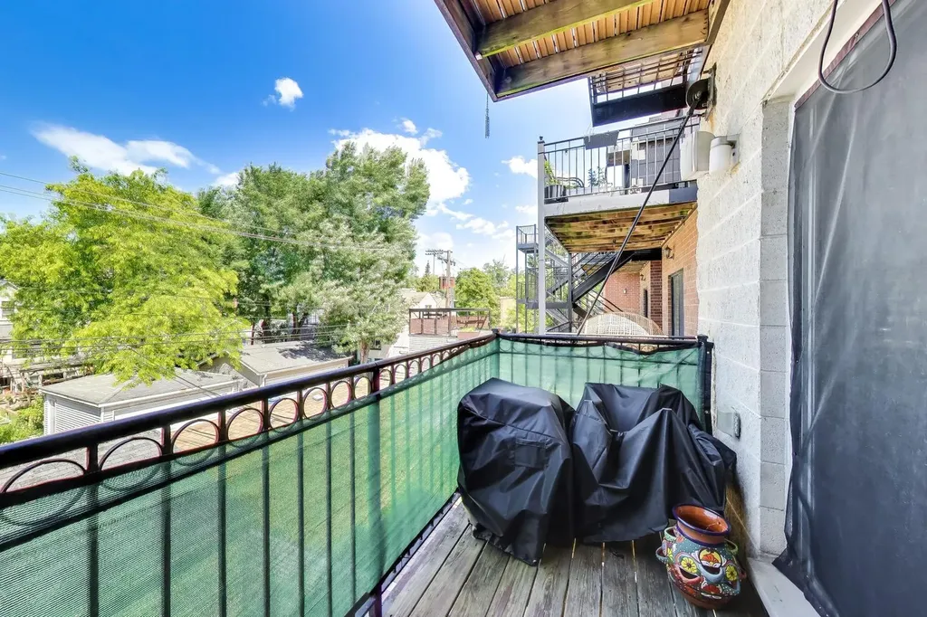 2938 North Damen Avenue Chicago IL 60618