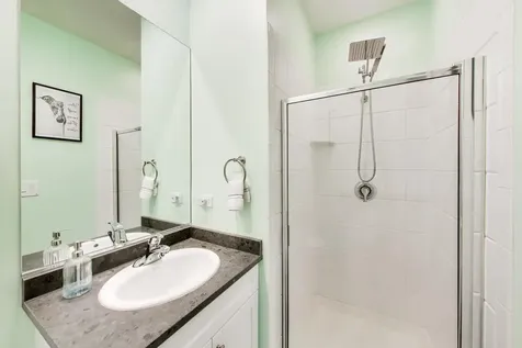 2938 North Damen Avenue Chicago IL 60618