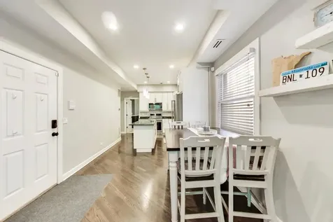 2938 North Damen Avenue Chicago IL 60618