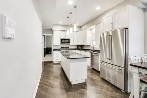 2938 North Damen Avenue Chicago IL 60618